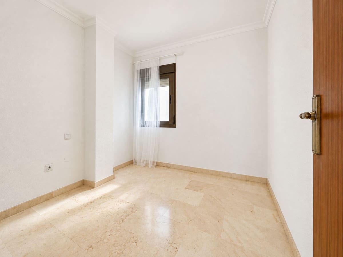 3 slaapkamer Appartement te koop in Estepona - € 339.500 (Ref: 10091364)