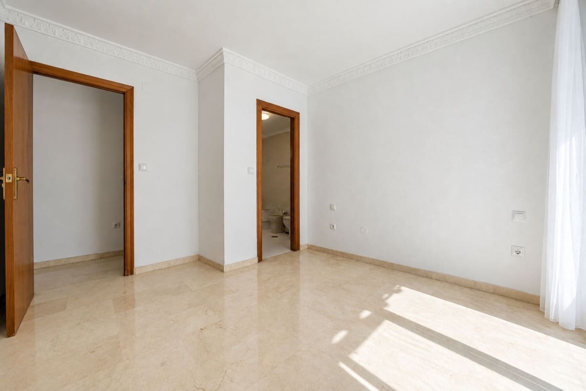 3 slaapkamer Appartement te koop in Estepona - € 339.500 (Ref: 10091364)