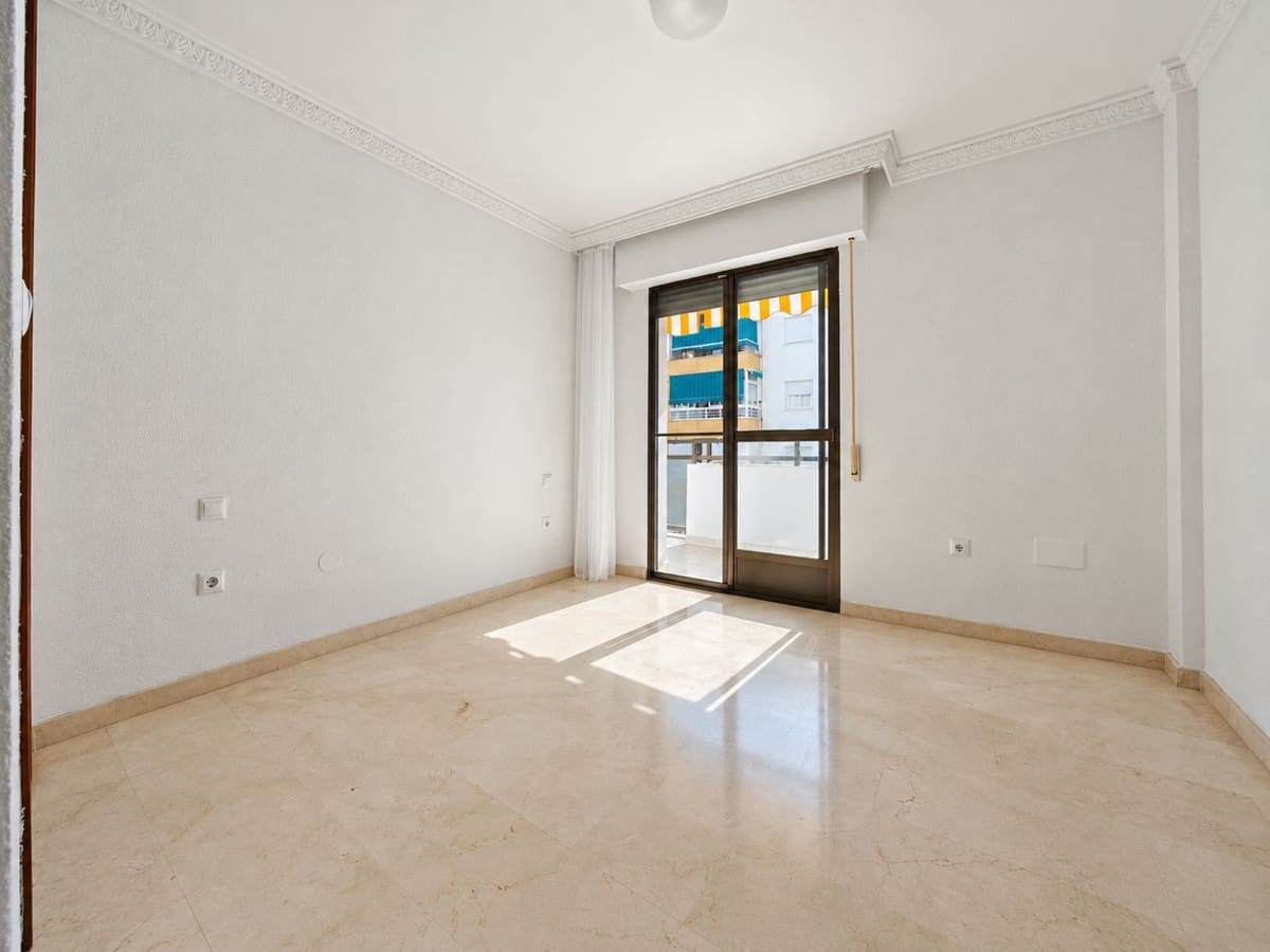3 slaapkamer Appartement te koop in Estepona - € 339.500 (Ref: 10091364)