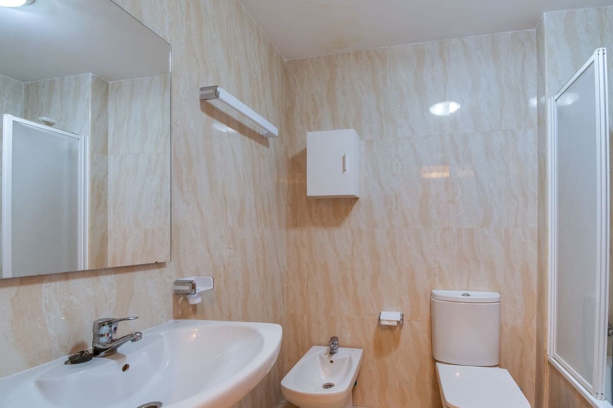 2 sovrum Lägenhet till salu i La Duquesa / Puerto de la Duquesa med pool garage - 335 000 € (Ref: 10099027)