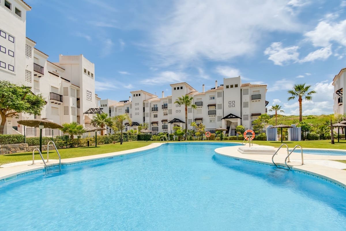 2 sovrum Lägenhet till salu i La Duquesa / Puerto de la Duquesa med pool garage - 335 000 € (Ref: 10099027)