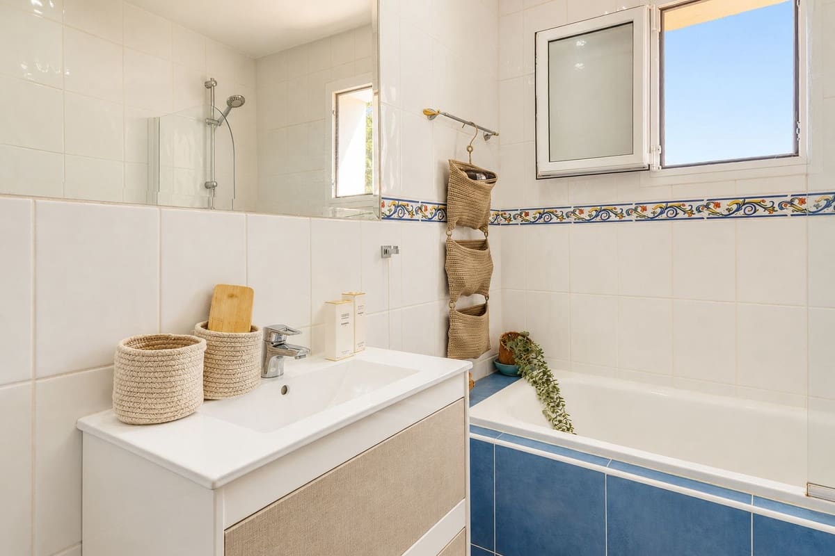 2 slaapkamer Appartement te koop in Riviera del Sol met zwembad garage - € 329.000 (Ref: 10100596)