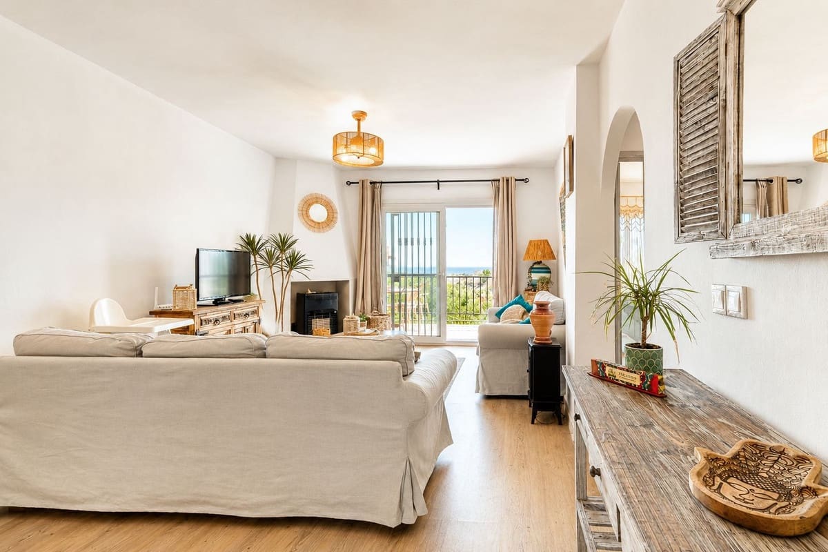 2 slaapkamer Appartement te koop in Riviera del Sol met zwembad garage - € 329.000 (Ref: 10100596)