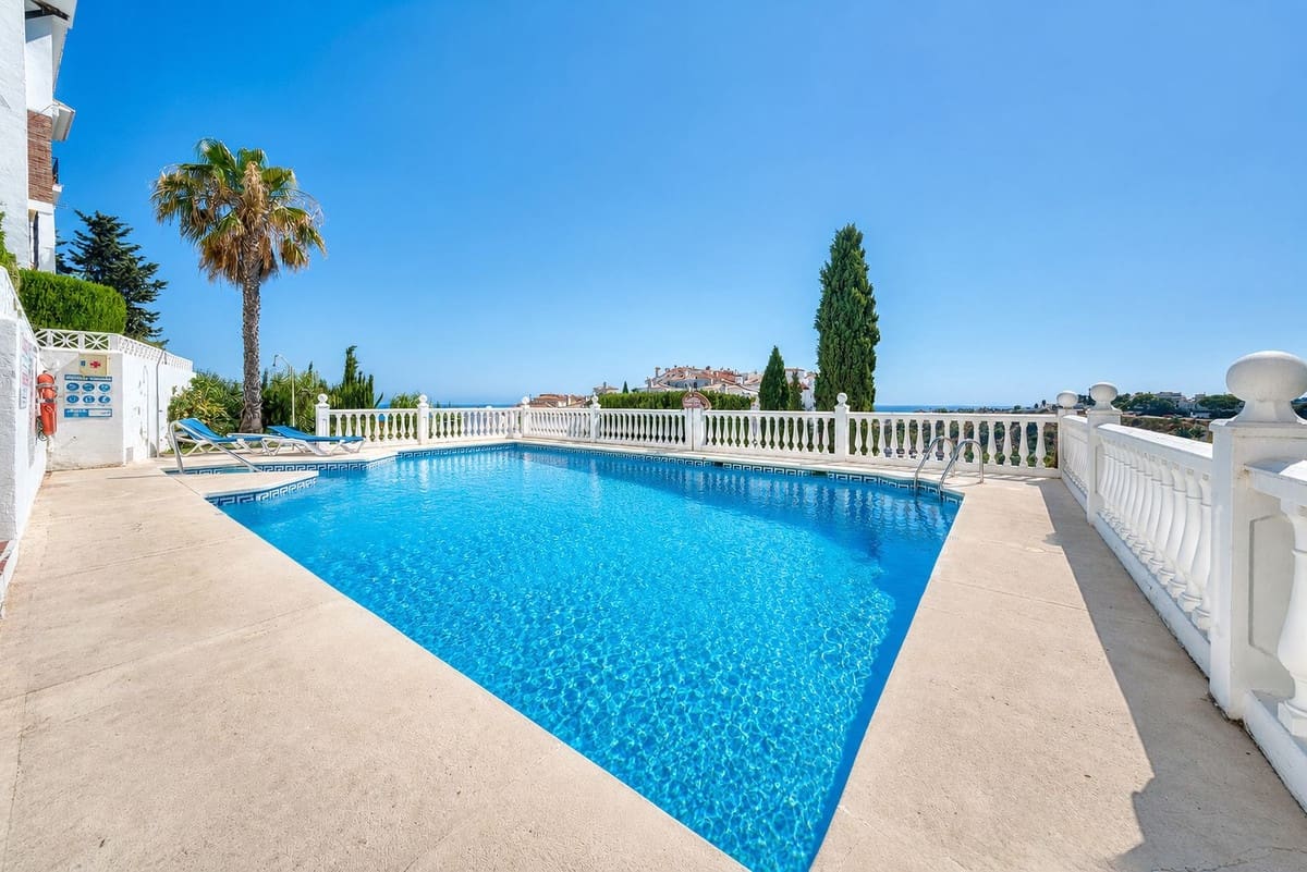 2 slaapkamer Appartement te koop in Riviera del Sol met zwembad garage - € 329.000 (Ref: 10100596)