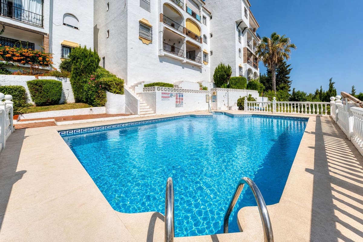 2 slaapkamer Appartement te koop in Riviera del Sol met zwembad garage - € 329.000 (Ref: 10100596)