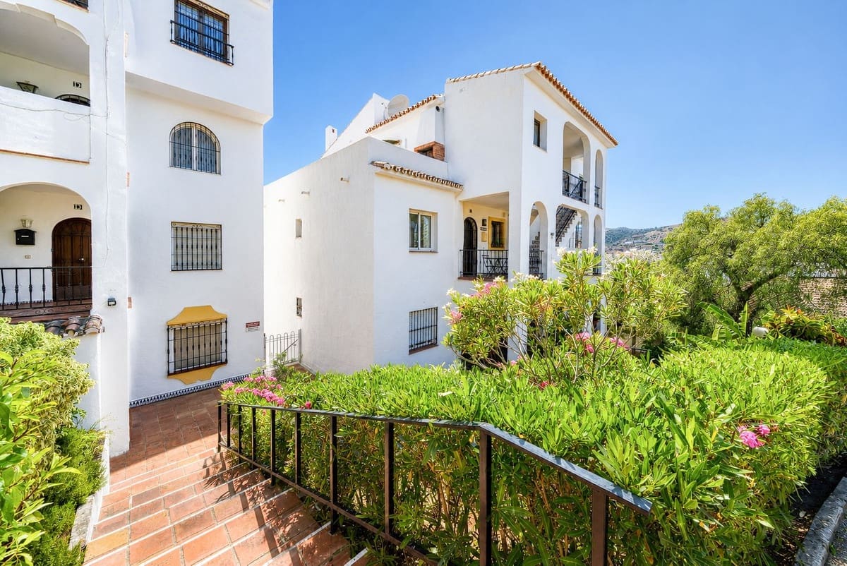 2 slaapkamer Appartement te koop in Riviera del Sol met zwembad garage - € 329.000 (Ref: 10100596)