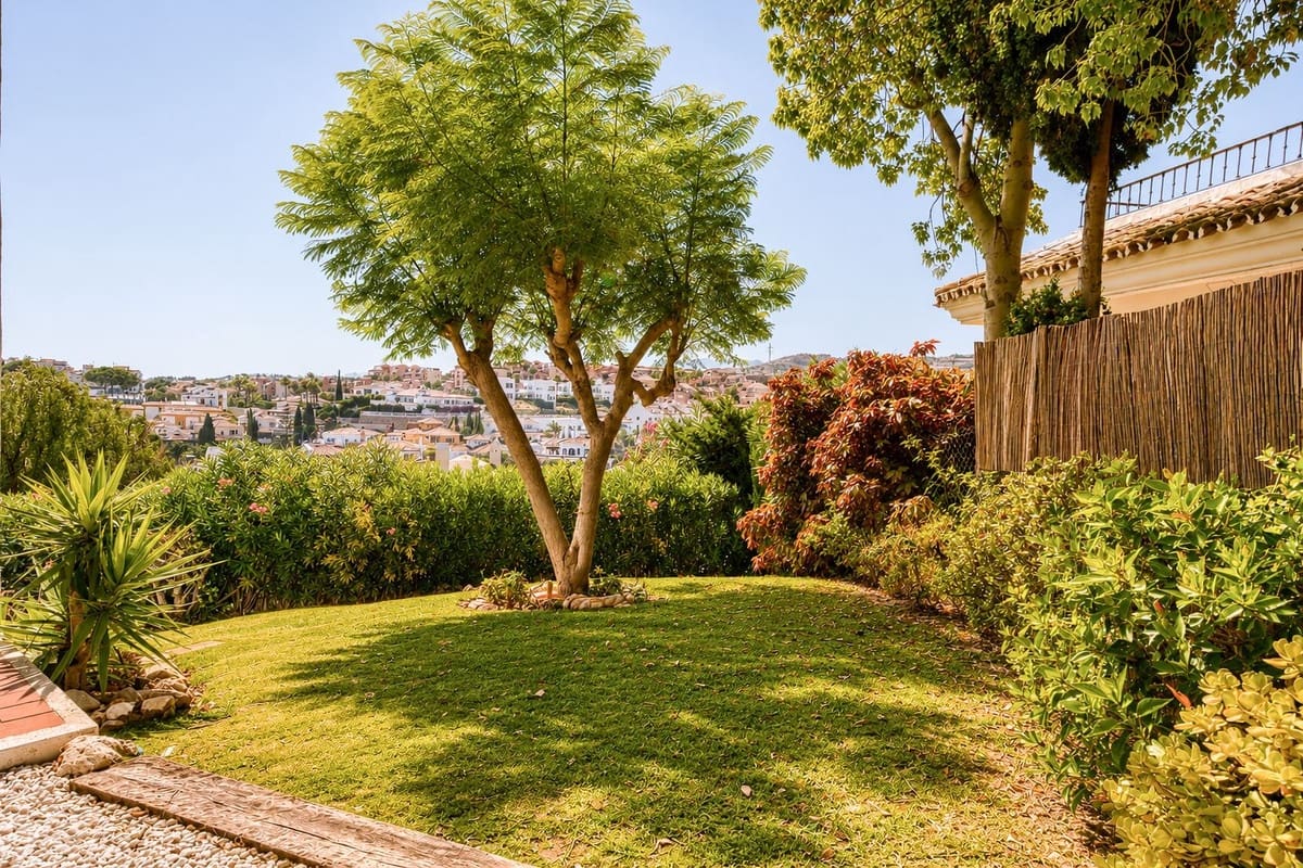2 slaapkamer Appartement te koop in Riviera del Sol met zwembad garage - € 329.000 (Ref: 10100596)