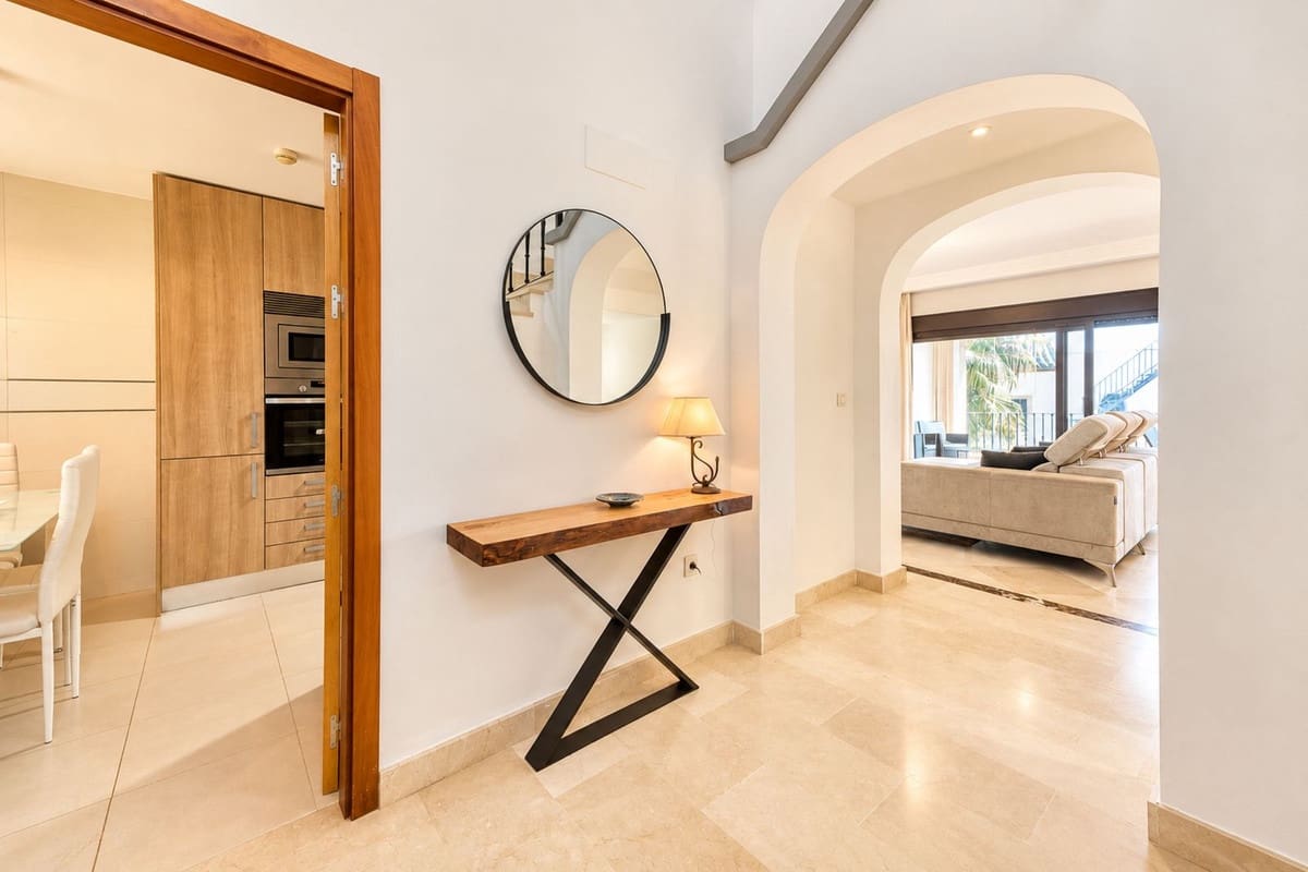 3 chambre Maison de Ville à vendre à Estepona avec piscine garage - 465 000 € (Ref: 10112186)