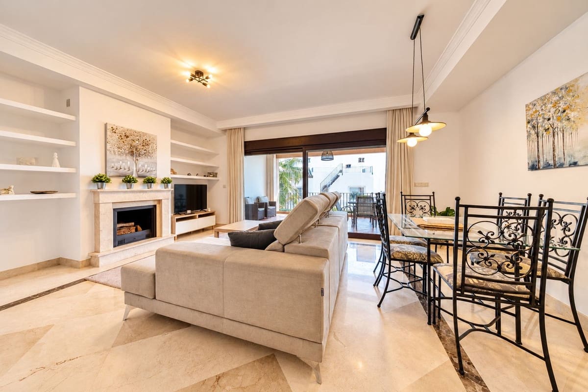 3 chambre Maison de Ville à vendre à Estepona avec piscine garage - 465 000 € (Ref: 10112186)