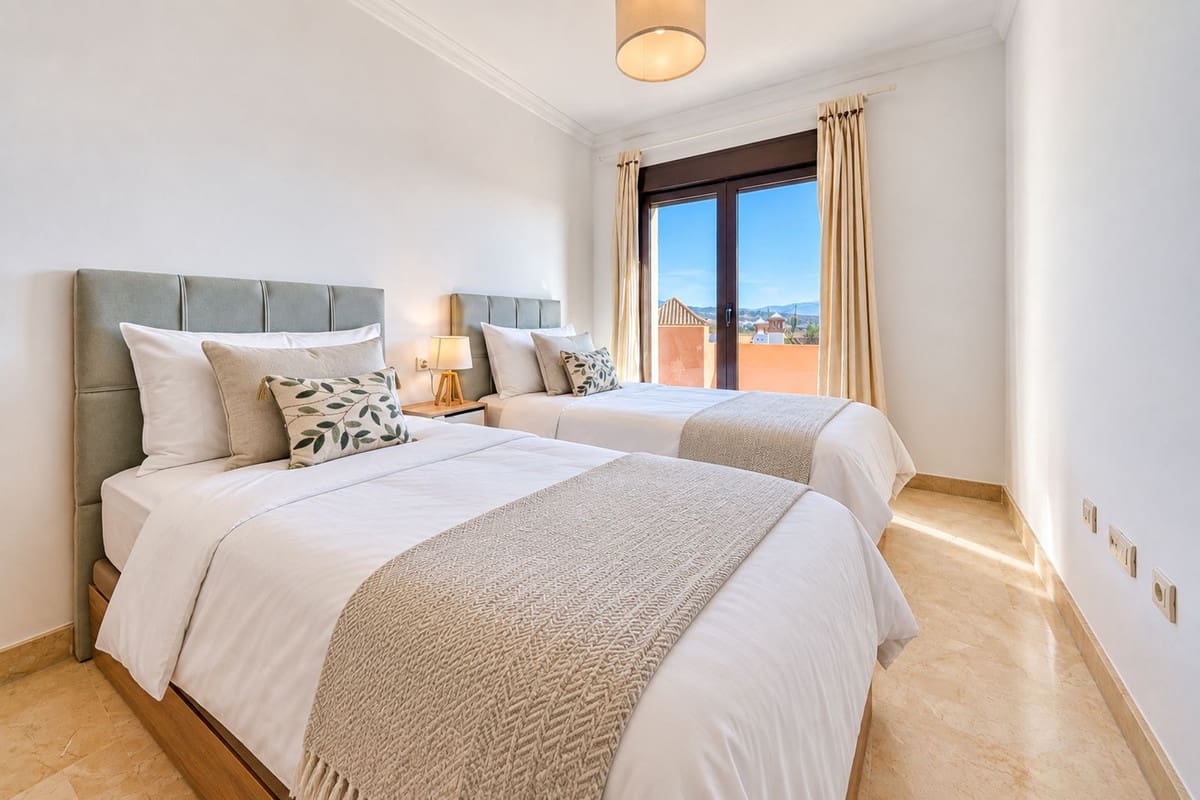3 chambre Maison de Ville à vendre à Estepona avec piscine garage - 465 000 € (Ref: 10112186)