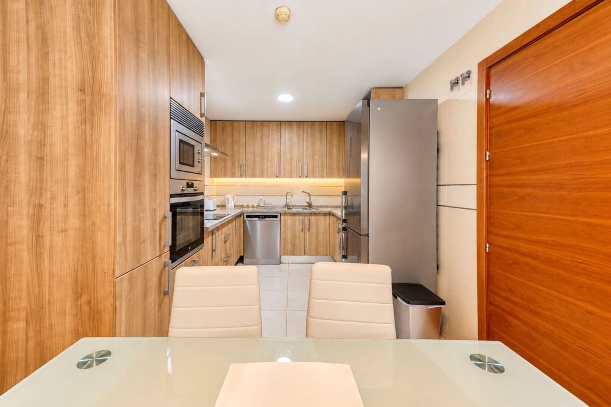 3 chambre Maison de Ville à vendre à Estepona avec piscine garage - 465 000 € (Ref: 10112186)