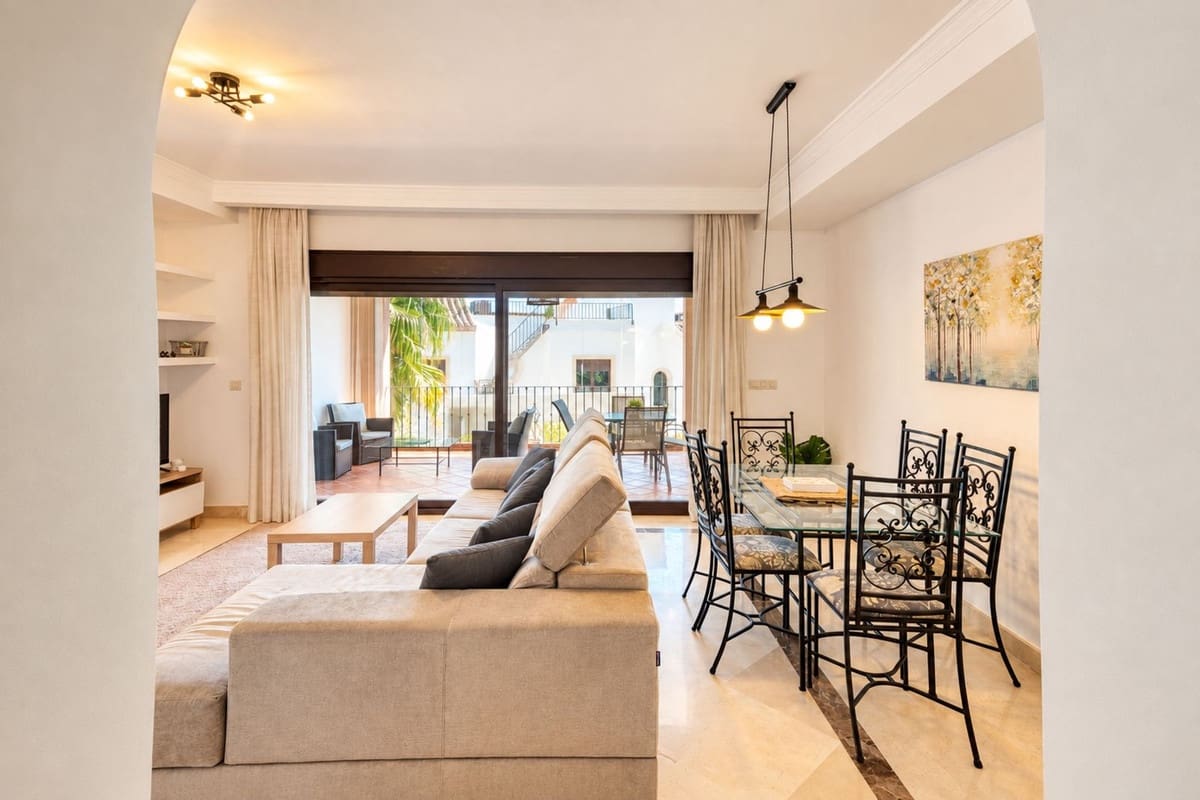 3 chambre Maison de Ville à vendre à Estepona avec piscine garage - 465 000 € (Ref: 10112186)
