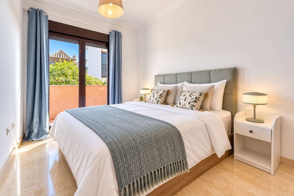 3 chambre Maison de Ville à vendre à Estepona avec piscine garage - 465 000 € (Ref: 10112186)