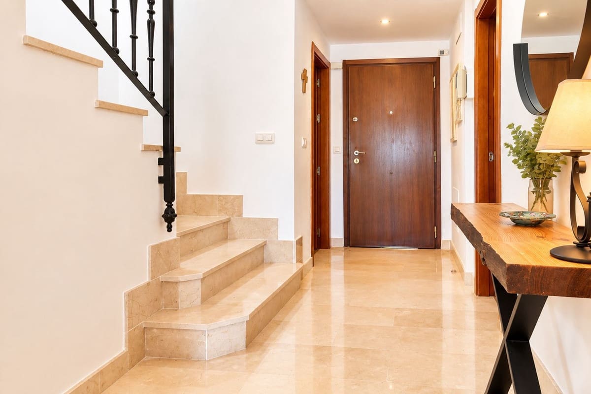 3 chambre Maison de Ville à vendre à Estepona avec piscine garage - 465 000 € (Ref: 10112186)