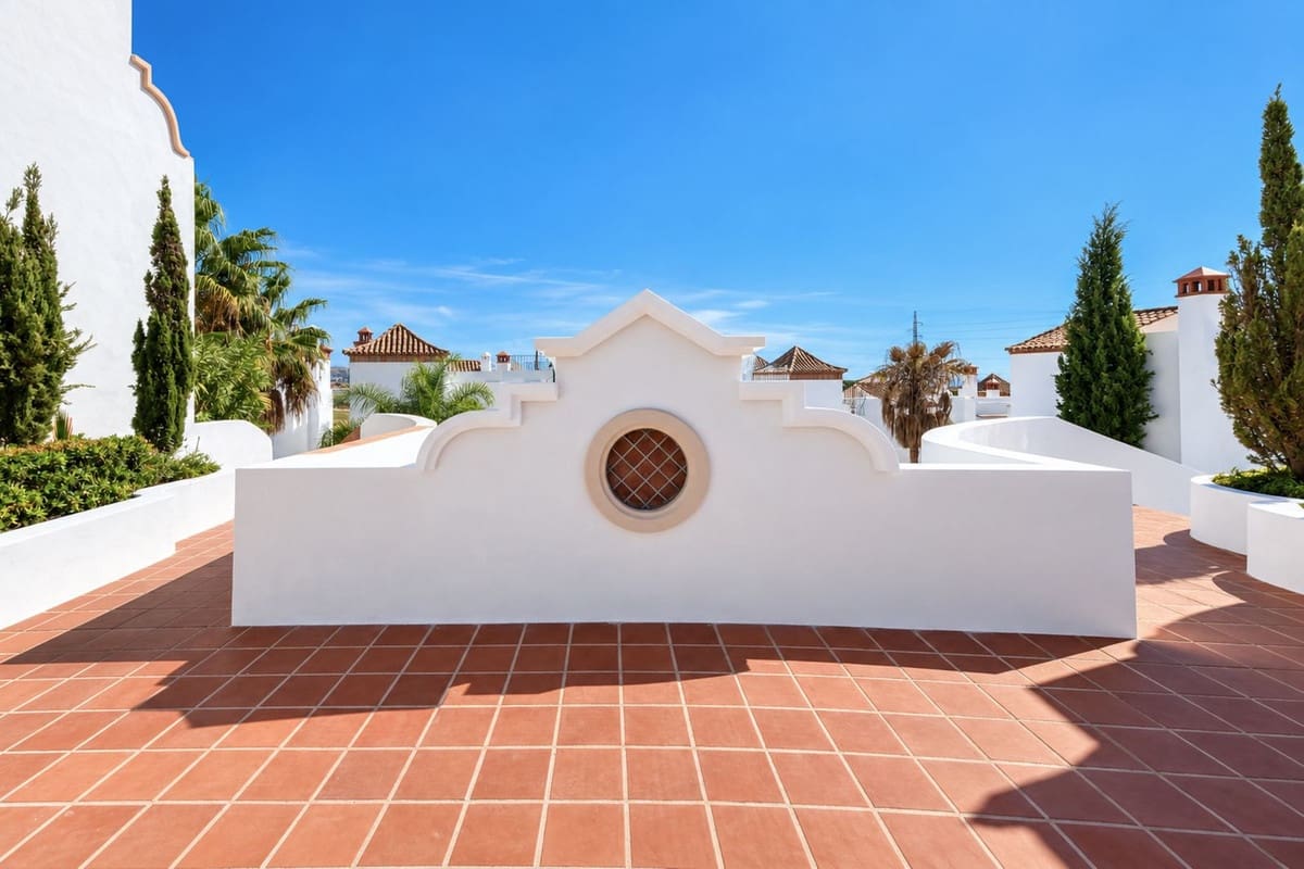 3 chambre Maison de Ville à vendre à Estepona avec piscine garage - 465 000 € (Ref: 10112186)