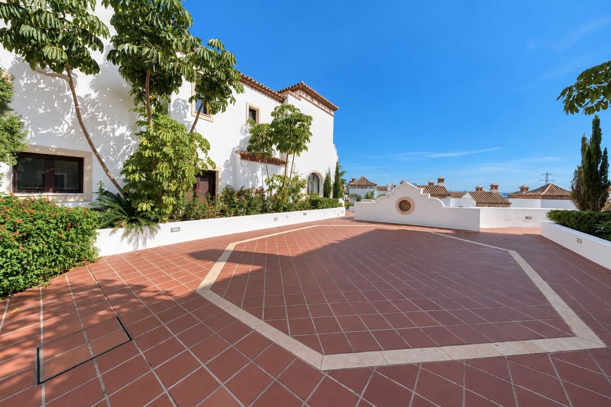3 chambre Maison de Ville à vendre à Estepona avec piscine garage - 465 000 € (Ref: 10112186)