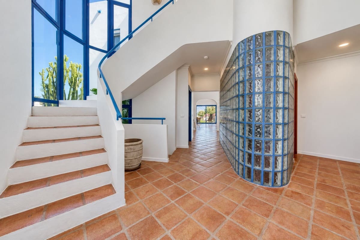4 sovrum Villa till salu i Cerro del Aguila med pool garage - 1 045 000 € (Ref: 10120794)