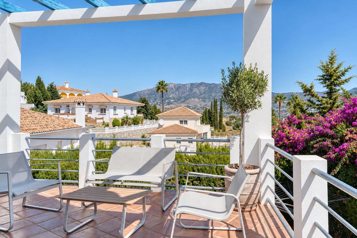 4 sovrum Villa till salu i Cerro del Aguila med pool garage - 1 045 000 € (Ref: 10120794)