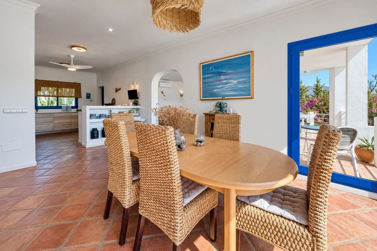 4 sovrum Villa till salu i Cerro del Aguila med pool garage - 1 045 000 € (Ref: 10120794)