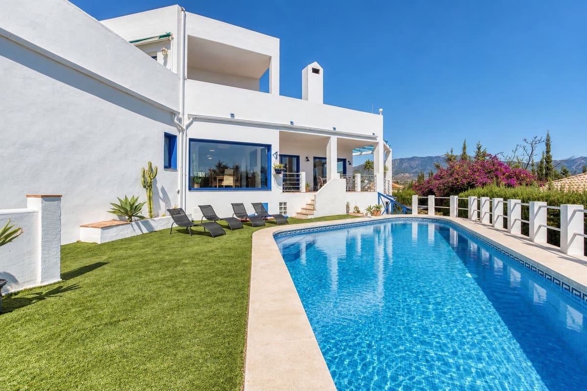 4 sovrum Villa till salu i Cerro del Aguila med pool garage - 1 045 000 € (Ref: 10120794)