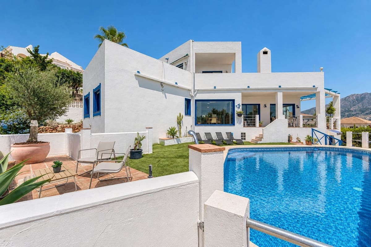 4 sovrum Villa till salu i Cerro del Aguila med pool garage - 1 045 000 € (Ref: 10120794)