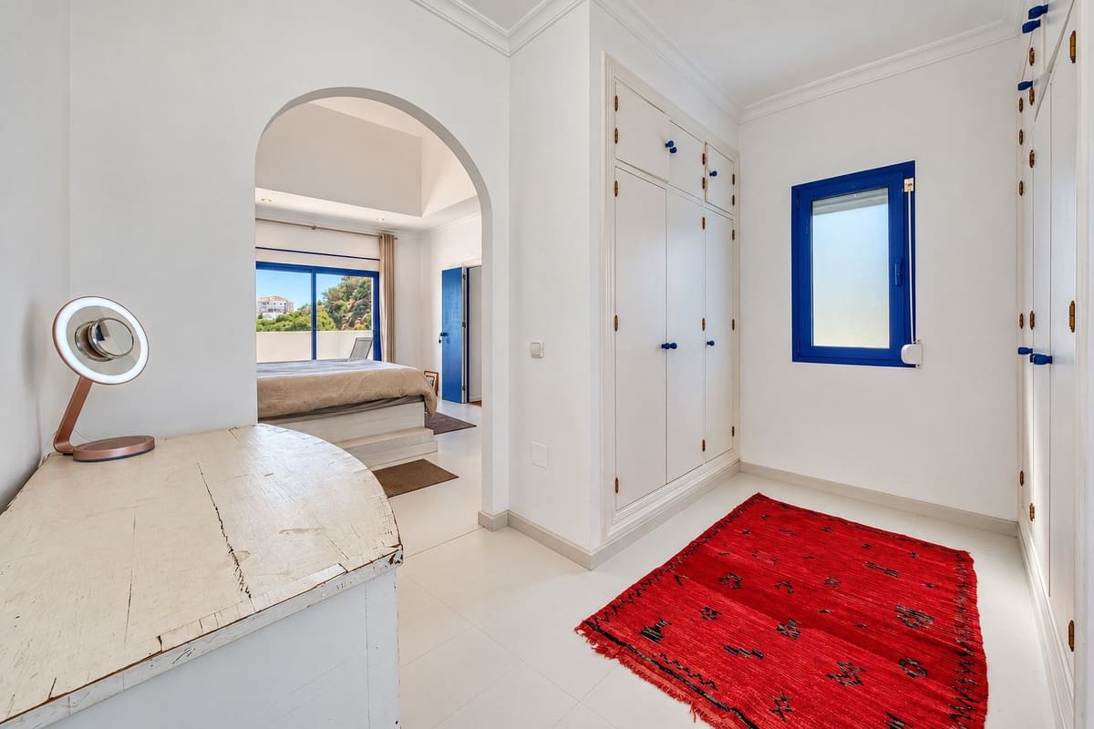 4 sovrum Villa till salu i Cerro del Aguila med pool garage - 1 045 000 € (Ref: 10120794)