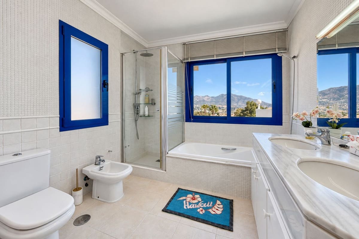 4 sovrum Villa till salu i Cerro del Aguila med pool garage - 1 045 000 € (Ref: 10120794)