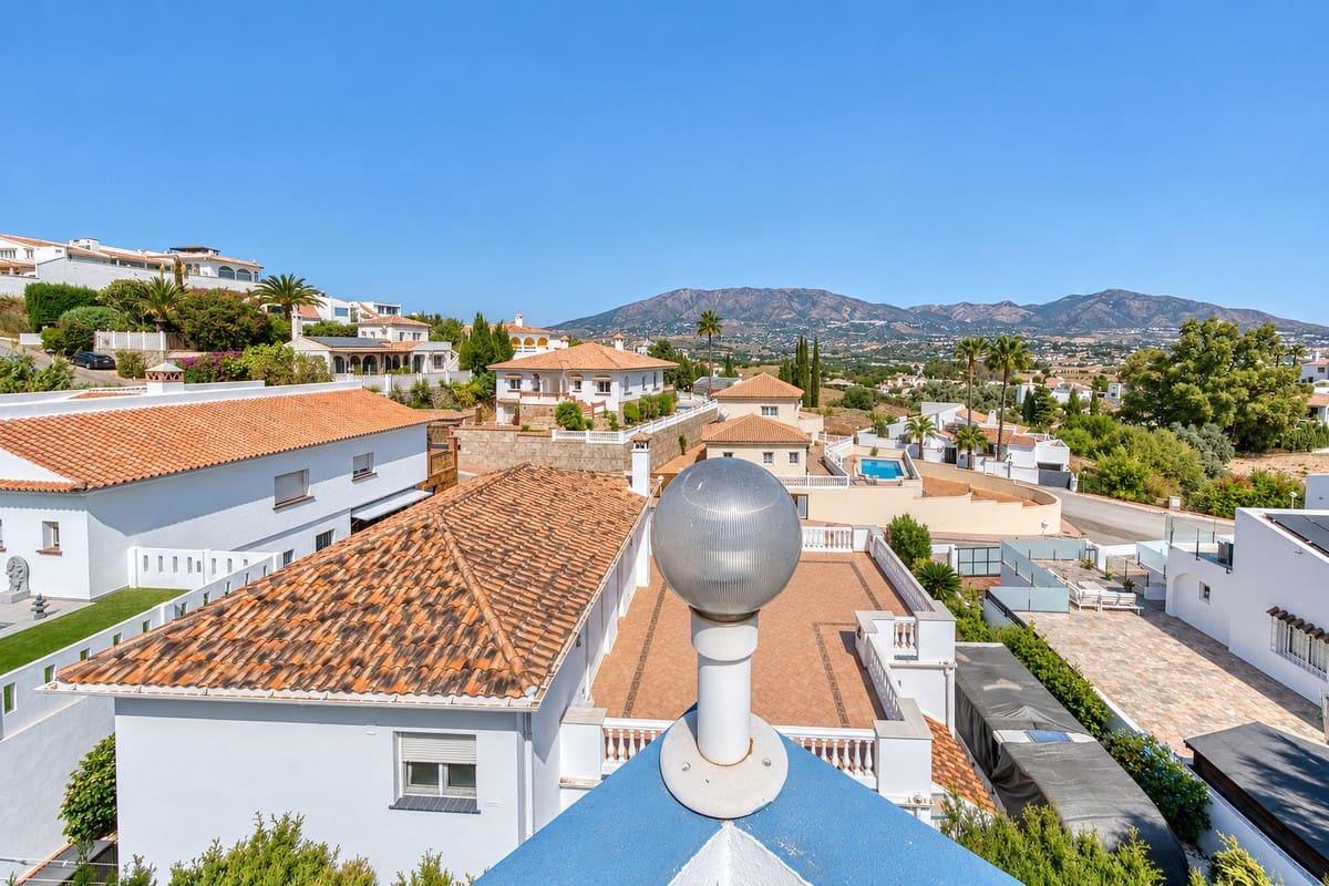 4 sovrum Villa till salu i Cerro del Aguila med pool garage - 1 045 000 € (Ref: 10120794)