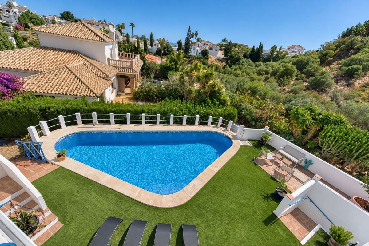4 sovrum Villa till salu i Cerro del Aguila med pool garage - 1 045 000 € (Ref: 10120794)