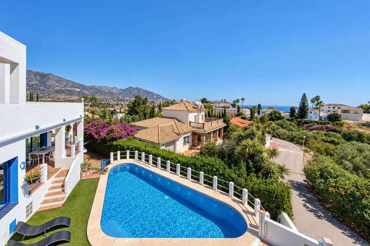 4 sovrum Villa till salu i Cerro del Aguila med pool garage - 1 045 000 € (Ref: 10120794)