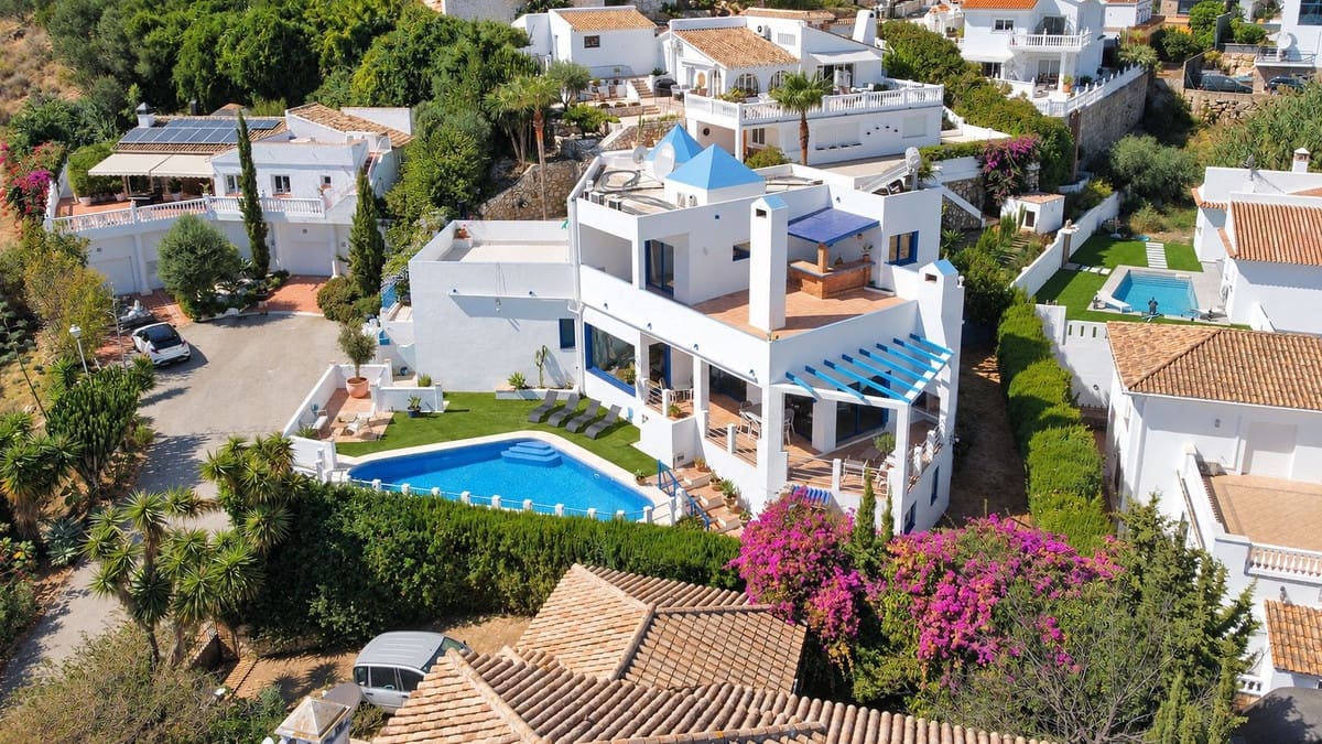4 sovrum Villa till salu i Cerro del Aguila med pool garage - 1 045 000 € (Ref: 10120794)