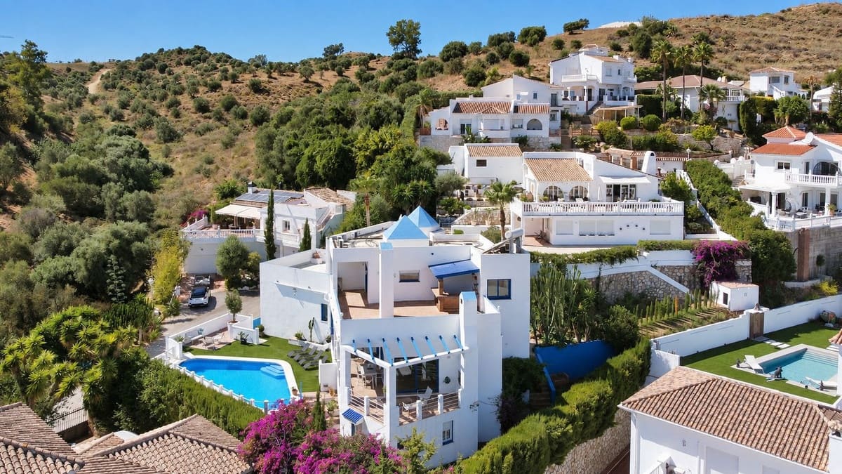 4 sovrum Villa till salu i Cerro del Aguila med pool garage - 1 045 000 € (Ref: 10120794)