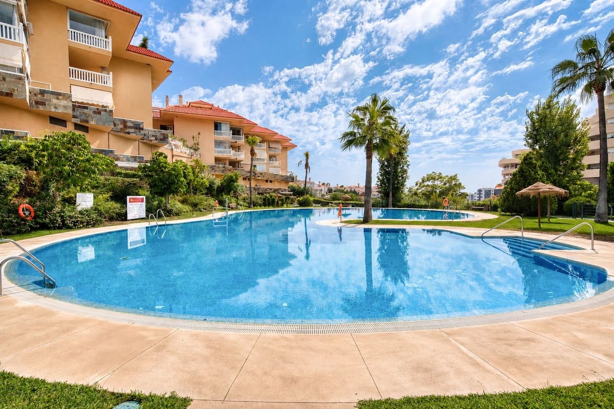 2 sovrum Lägenhet till salu i Fuengirola med pool garage - 429 000 € (Ref: 10140202)