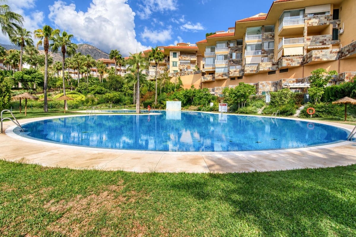 2 sovrum Lägenhet till salu i Fuengirola med pool garage - 429 000 € (Ref: 10140202)
