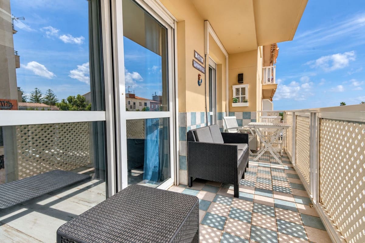 2 bedroom Apartment for sale in San Luis de Sabinillas with pool - € 299,000 (Ref: 10160309)
