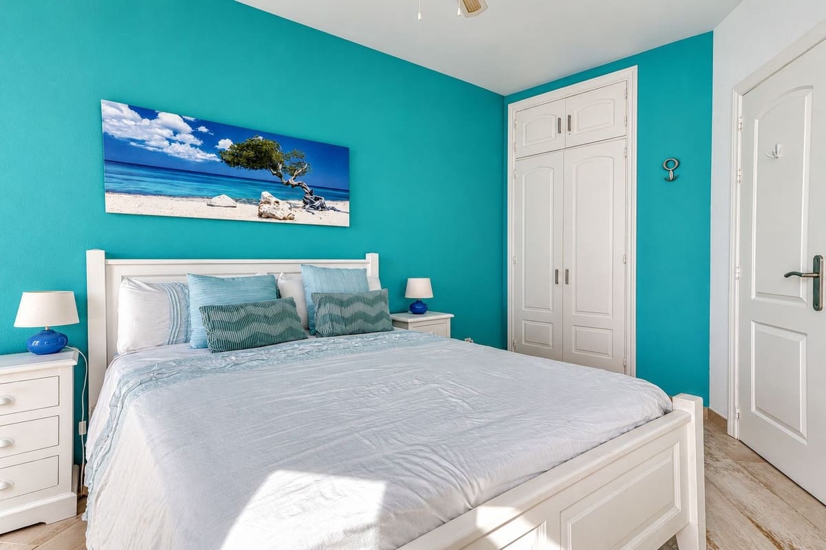 2 bedroom Apartment for sale in San Luis de Sabinillas with pool - € 299,000 (Ref: 10160309)