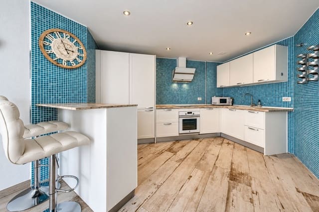Apartamento de 2 habitaciones en San Luis de Sabinillas, Manilva en venta con piscina - 299.000 € (Ref: 10160309)