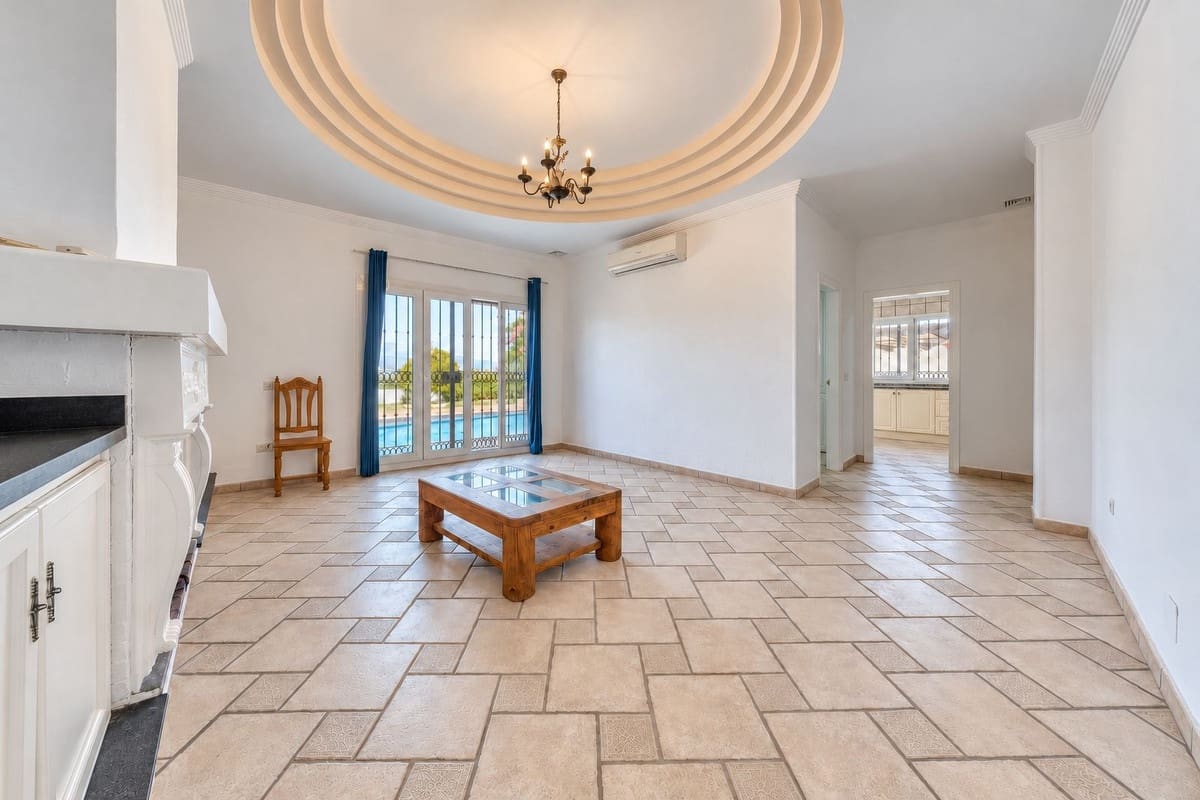 4 slaapkamer Villa te koop in Manilva met zwembad garage - € 850.000 (Ref: 10160310)