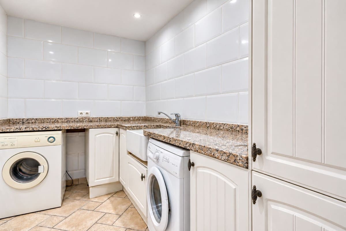 4 slaapkamer Villa te koop in Manilva met zwembad garage - € 850.000 (Ref: 10160310)
