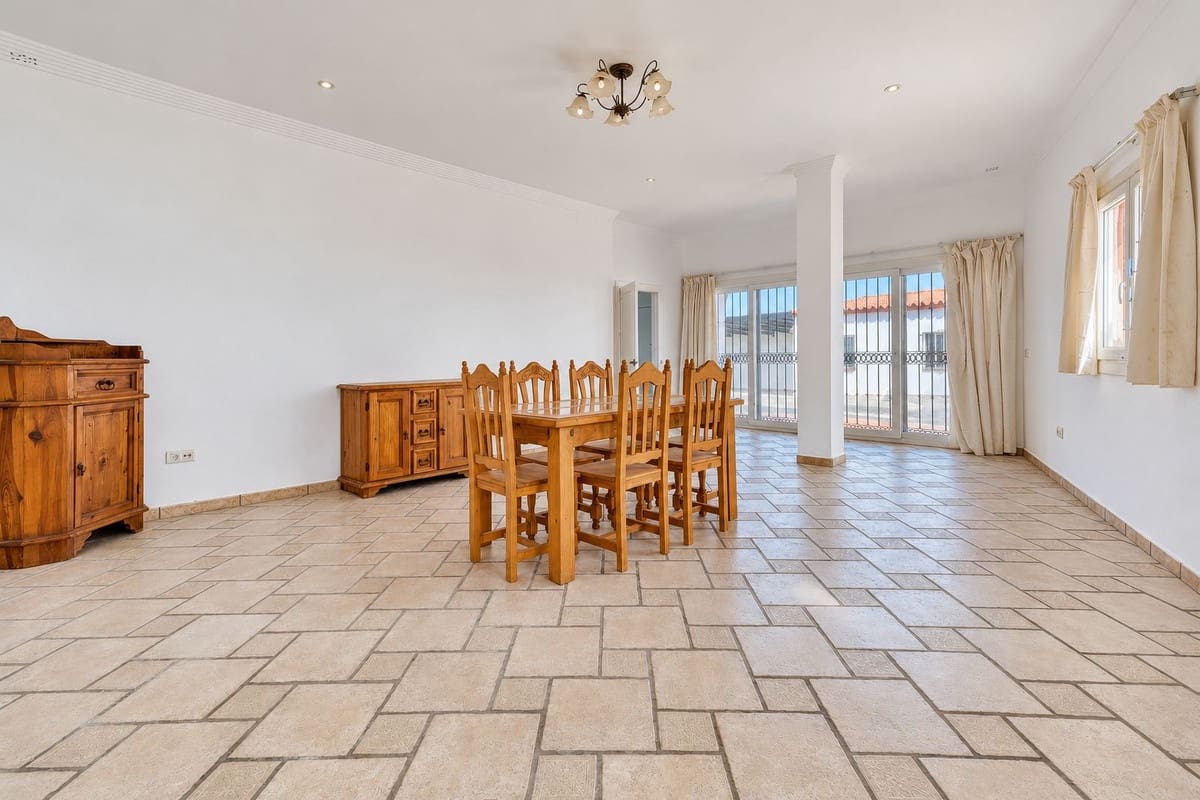4 slaapkamer Villa te koop in Manilva met zwembad garage - € 850.000 (Ref: 10160310)