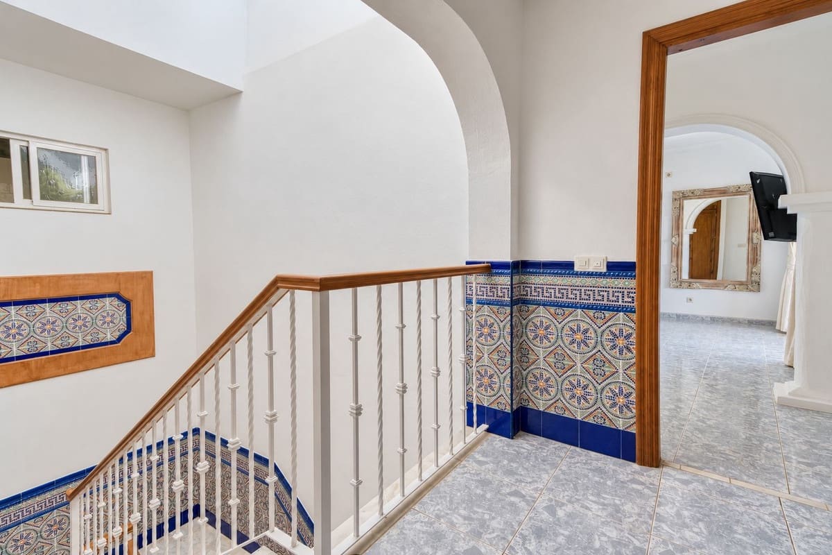 4 slaapkamer Villa te koop in Manilva met zwembad garage - € 850.000 (Ref: 10160310)