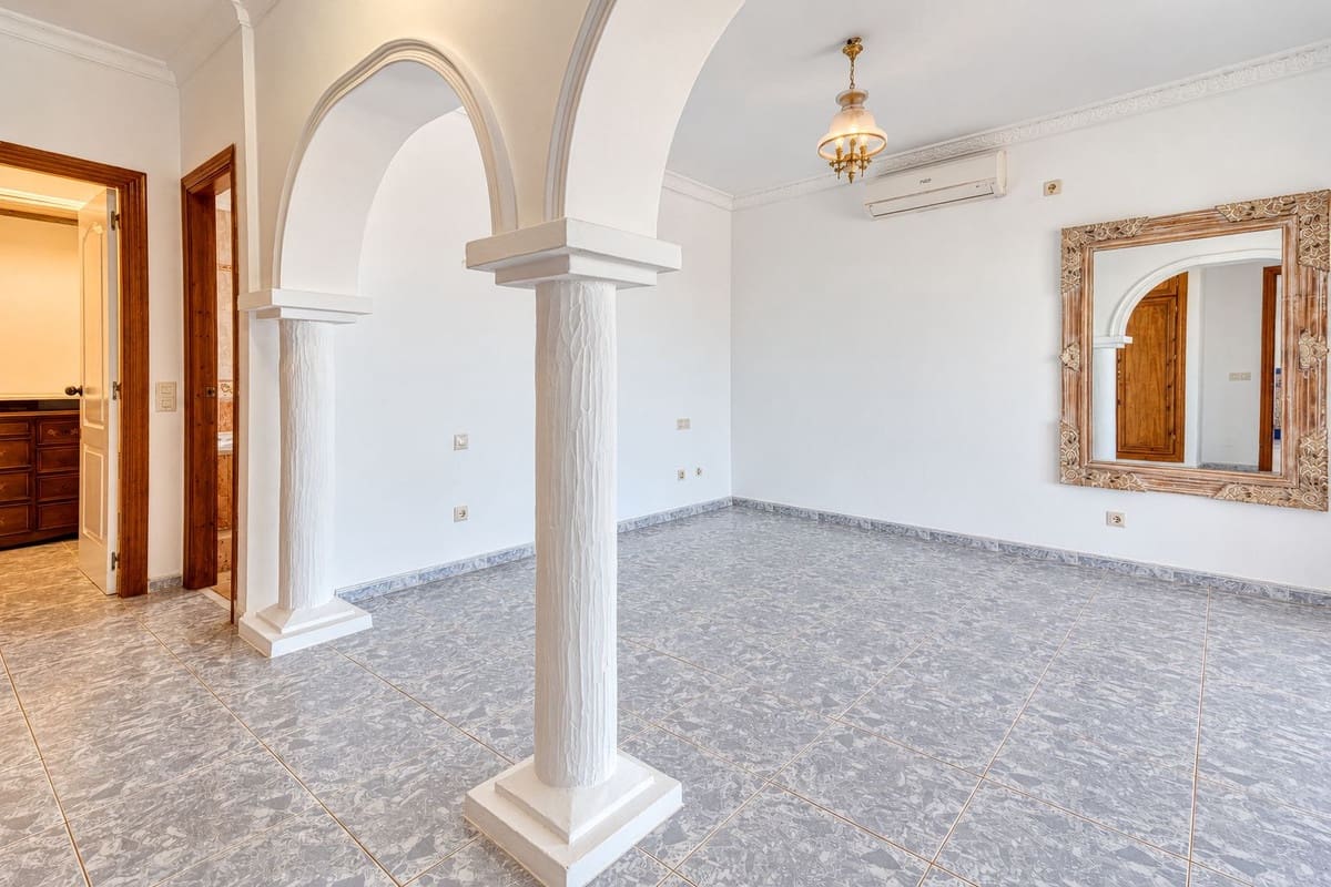 4 slaapkamer Villa te koop in Manilva met zwembad garage - € 850.000 (Ref: 10160310)