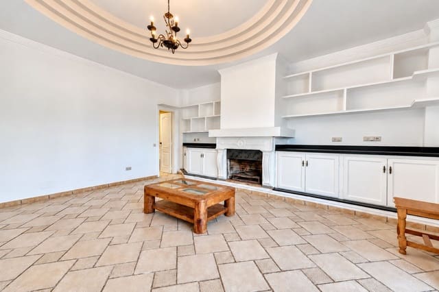 4 soveværelse Villa til salg i Manilva med swimmingpool garage - € 750.000 (Ref: 10160310)
