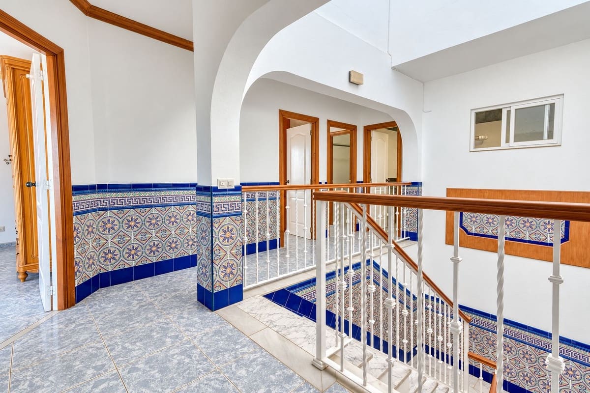 4 slaapkamer Villa te koop in Manilva met zwembad garage - € 850.000 (Ref: 10160310)
