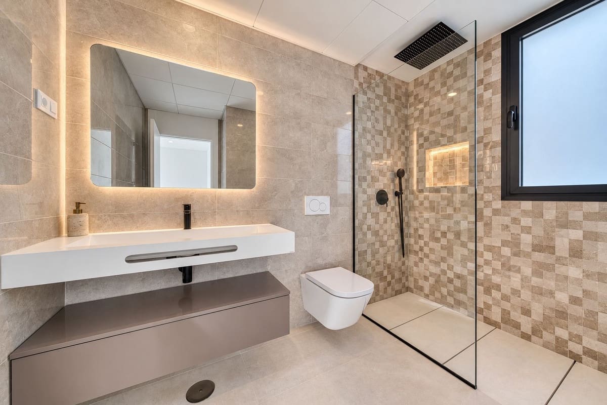 5 bedroom Villa for sale in Benalmadena with pool garage - € 2,190,000 (Ref: 10161855)