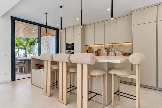 5 sovrum Villa till salu i Benalmádena med pool garage - 2 190 000 € (Ref: 10161855)