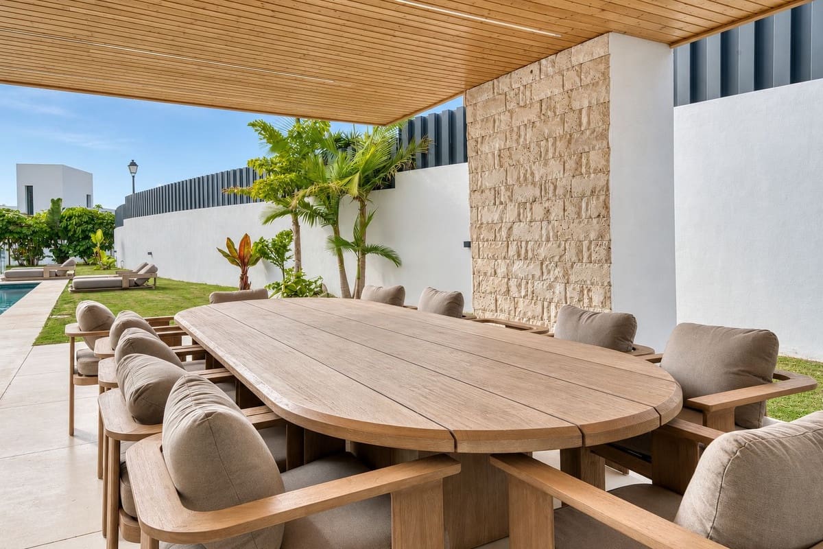 5 bedroom Villa for sale in Benalmadena with pool garage - € 2,190,000 (Ref: 10161855)