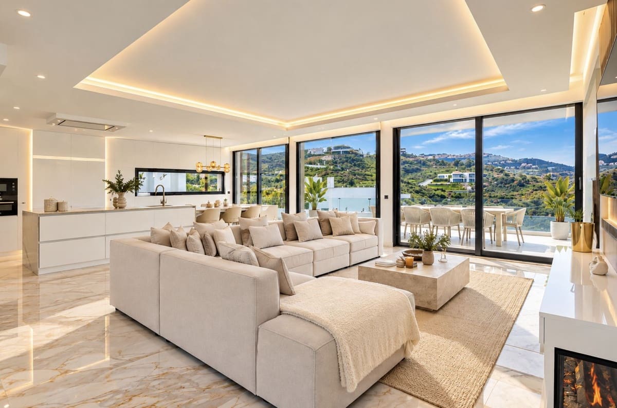 3 bedroom Villa for sale in La Cala de Mijas with pool garage - € 975,000 (Ref: 10162568)