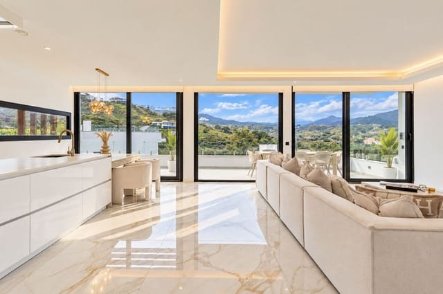 3 soverom Villa til salgs i La Cala de Mijas, Mijas med svømmebasseng garasje - € 975 000 (Ref: 10162568)