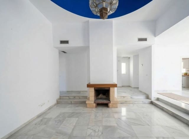 5 soveværelse Villa til salg i Puerto Banus, Marbella med swimmingpool garage - € 1.330.000 (Ref: 10167146)